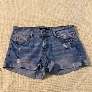 Aeropostale Jean shorts size 00